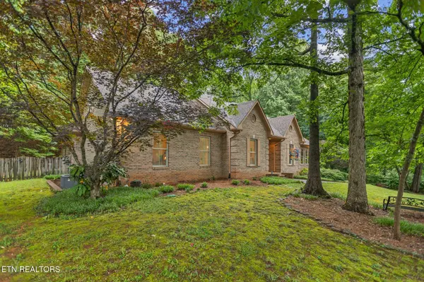 5227 Beverly Oaks Drive, Knoxville, TN 37918