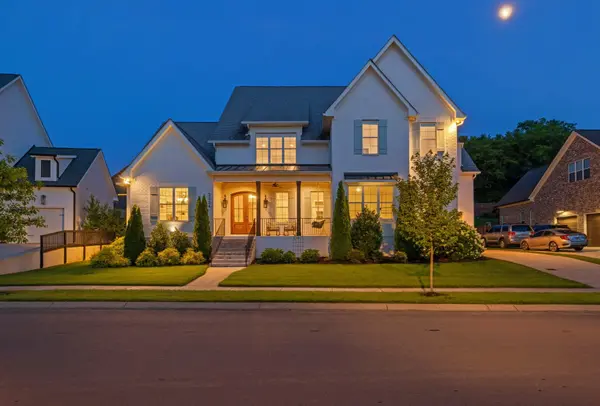 2224 Brakeman Ln, Thompsons Station, TN 37179