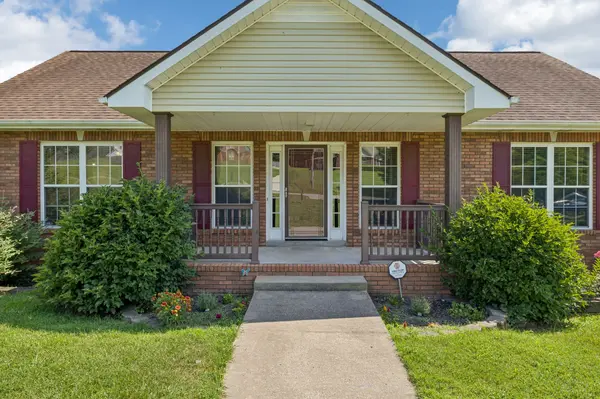 1007 Copper Kettle Cir, Pleasant View, TN 37146