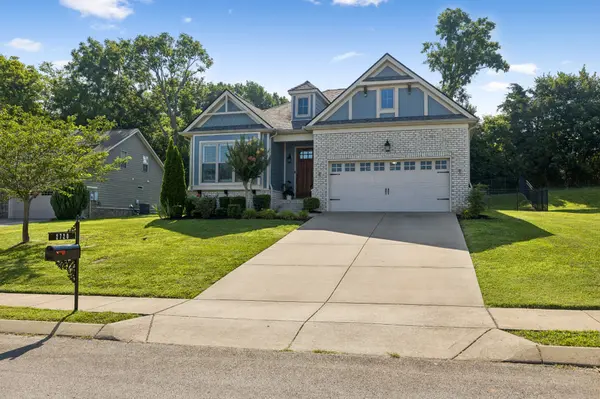 2720 Nottingham Dr, Columbia, TN 38401