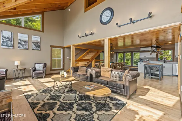 622 Wiley Oakley Drive, Gatlinburg, TN 37738