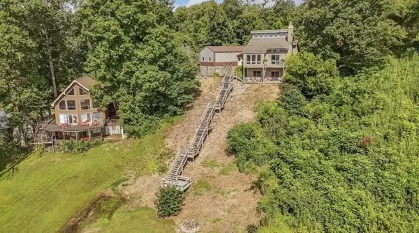 1515 Riverside Ln, Adamsville, TN 38310