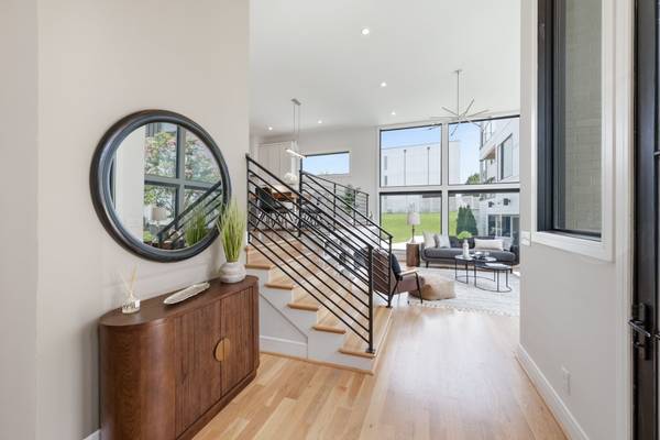 6012 Hill Cir, Nashville, TN 37209