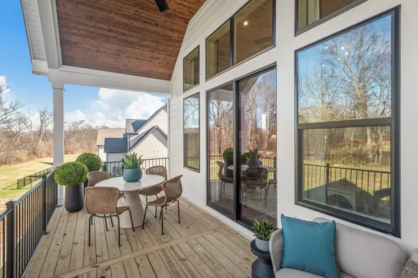 2105 Conductor Ln, Thompsons Station, TN 37179