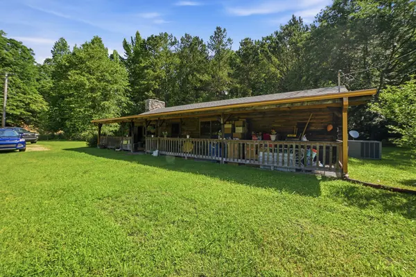 2605 Eva Rd, Camden, TN 38320