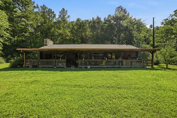 2605 Eva Rd, Camden, TN 38320