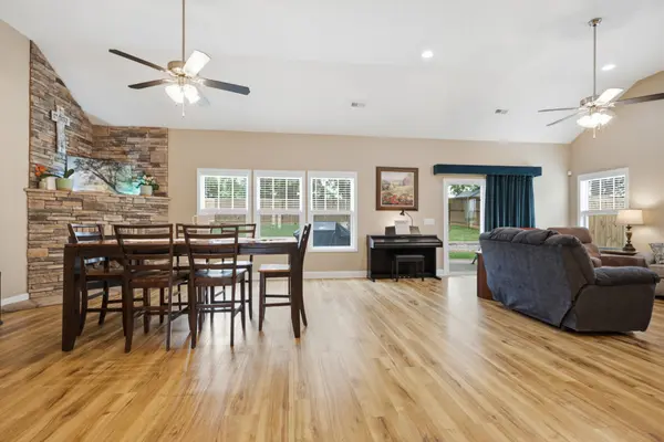 1024 Michaela Cir, Clarksville, TN 37043