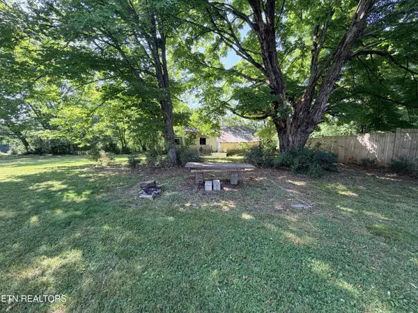 16 Saint Francis St, Englewood, TN 37329