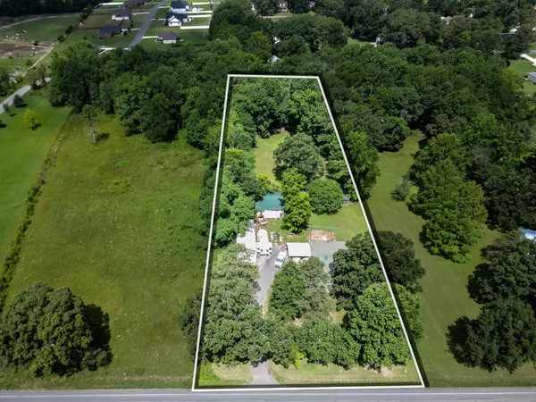 3035 Huntsville Hwy, Fayetteville, TN 37334