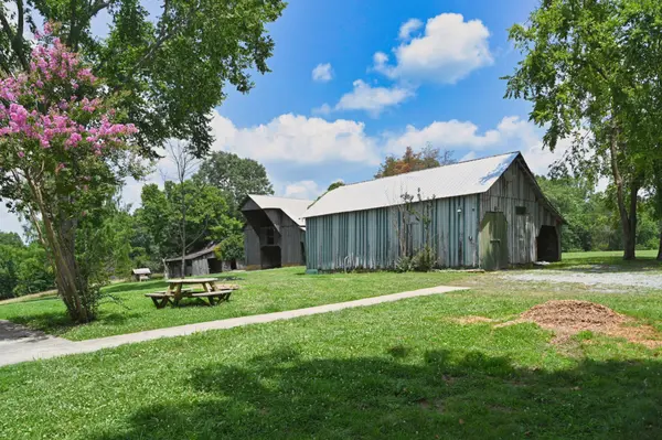 5658 Dividing Ridge Rd, Goodlettsville, TN 37072
