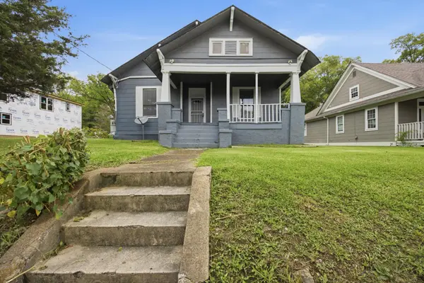 2111 Chamberlain Avenue, Chattanooga, TN 37404