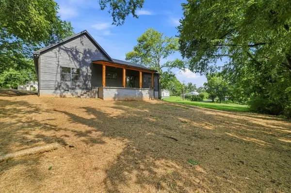 117 Nall Ave, Centerville, TN 37033