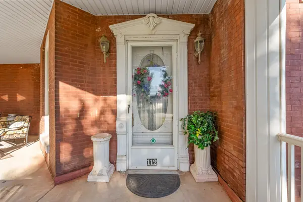 112 E Park St, Guthrie, KY 42234