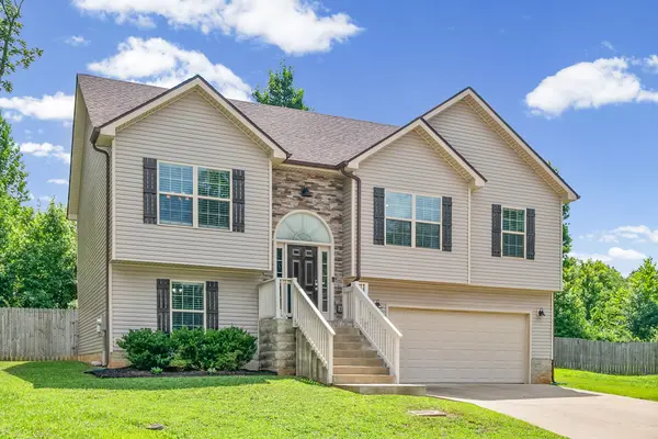 1672 Putnum Dr, Clarksville, TN 37042