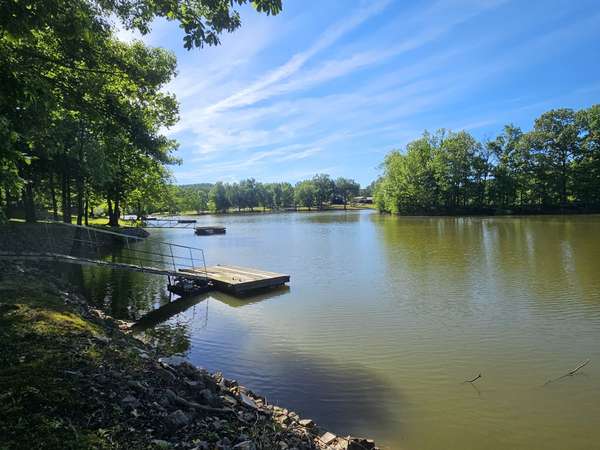 261 Lakeview Dr, Bath Springs, TN 38311
