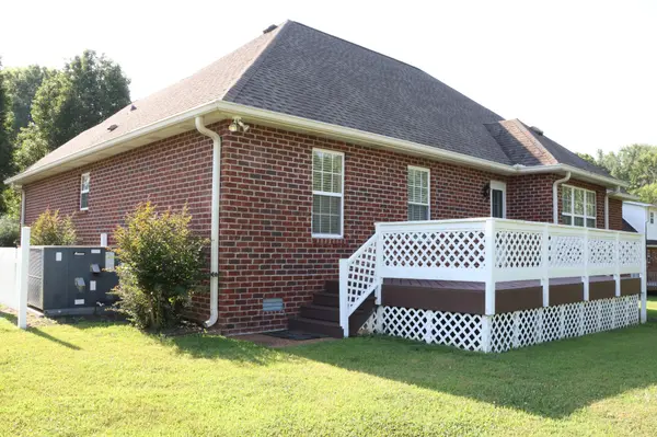332 Hazeltine Dr, Gallatin, TN 37066