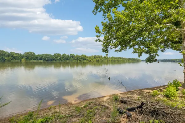 194 Lakeshore Cir, Bumpus Mills, TN 37028