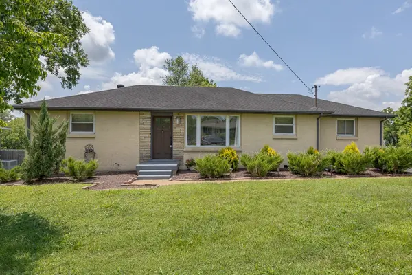 1930 Valley Park Dr, Nashville, TN 37216