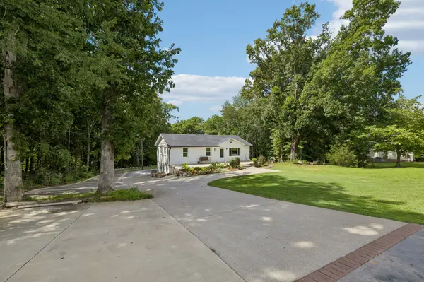 851 Belmont Rd, Clarksville, TN 37040