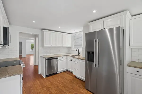 810 Porter Rd, Nashville, TN 37206