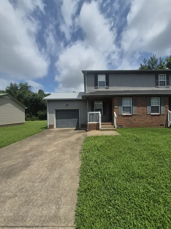 825 Decoy Ct, Oak Grove, KY 42262