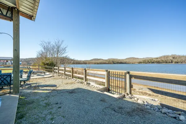 2571 Hardin Bottom River Rd, Clifton, TN 38425
