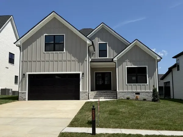463 Spiderwort Dr, Clarksville, TN 37043
