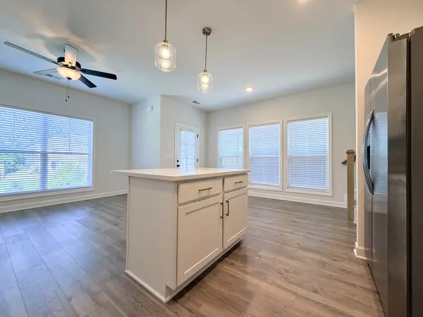 245 Holywell Dr, Gallatin, TN 37066