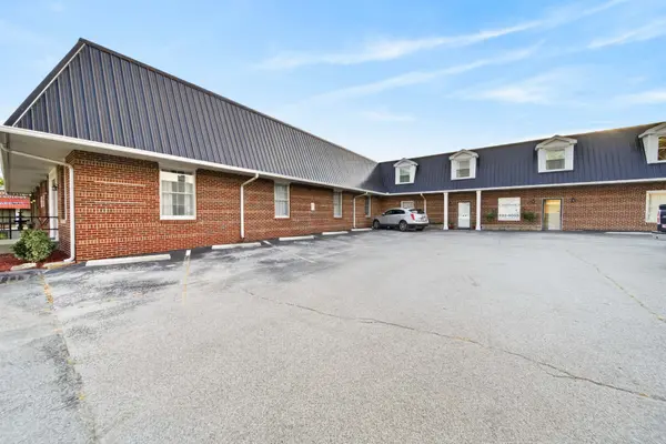 607 S Locust St, Springfield, TN 37172