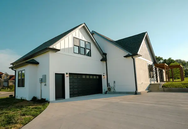 100 Waycross Dr, Shelbyville, TN 37160