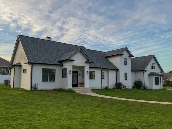 100 Waycross Dr, Shelbyville, TN 37160