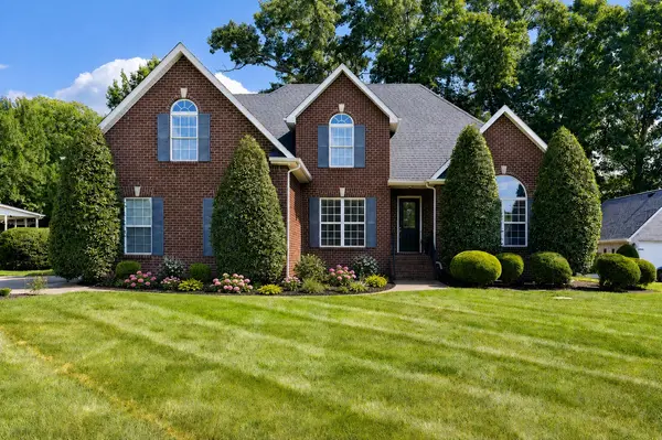 1316 Lunar Dr, Murfreesboro, TN 37129