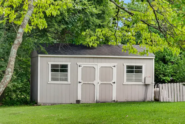 130 Tison Ln, Cottontown, TN 37048
