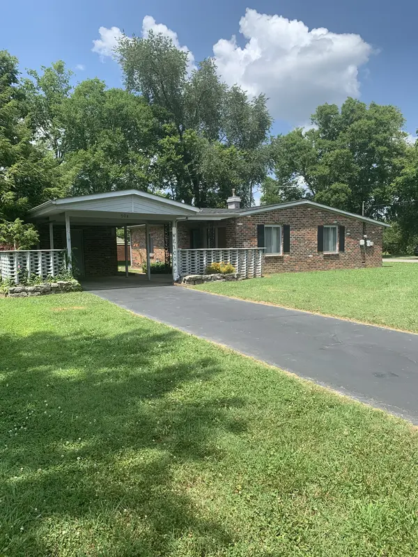 904 Rackley Dr, Pulaski, TN 38478