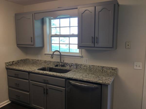 2012 Stafford Dr, Columbia, TN 38401