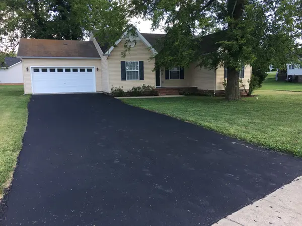 2012 Stafford Dr, Columbia, TN 38401