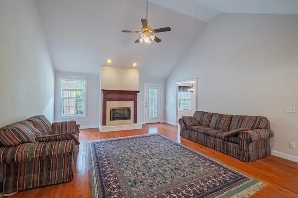 537 Big Oak Dr, Manchester, TN 37355