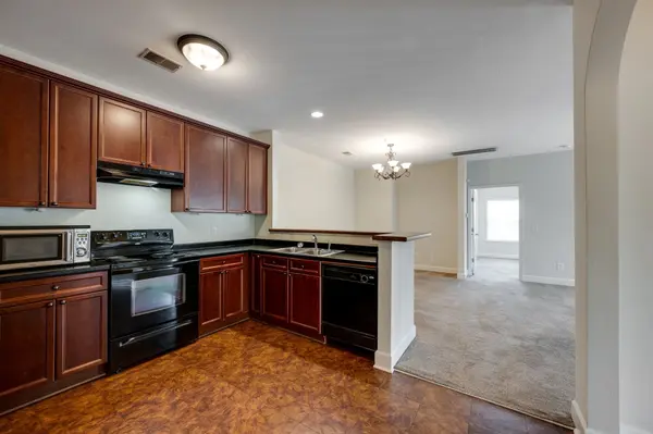 8045 Bienville Dr #Y7, Nashville, TN 37211