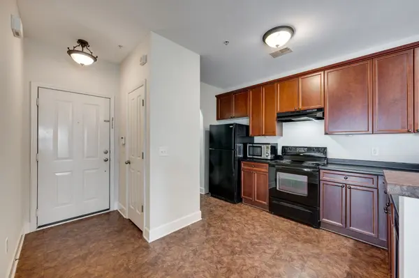 8045 Bienville Dr #Y7, Nashville, TN 37211