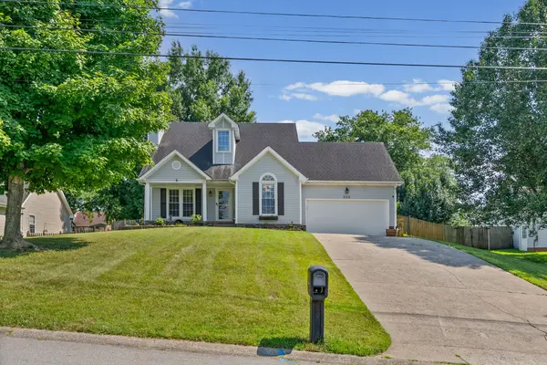 822 Creek Stone Dr, Clarksville, TN 37040