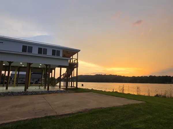 1109 River Front Drive, Clifton, TN 38425