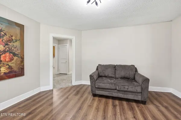826 N Chamberlain Ave, Rockwood, TN 37854