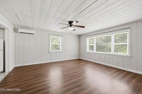 826 N Chamberlain Ave, Rockwood, TN 37854