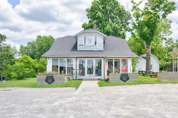 136 S Walnut Ave, Cookeville, TN 38501