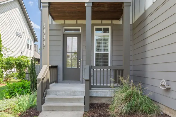908B Gale Ln, Nashville, TN 37204
