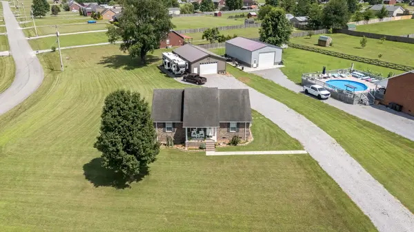 1012 Peak Dr, Castalian Springs, TN 37031