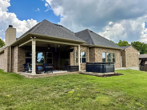 6880 Buffalo Dr, La Vergne, TN 37086