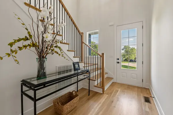 312 McKennell Dr, Nashville, TN 37206