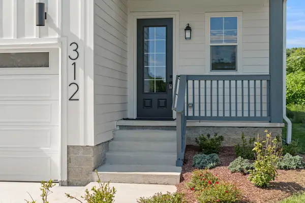 312 McKennell Dr, Nashville, TN 37206