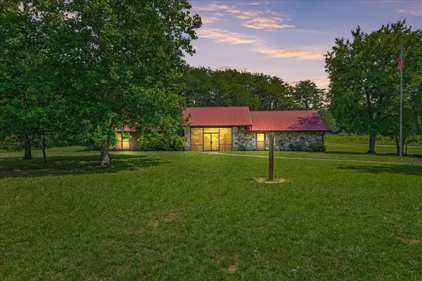 274 State Highway 310, Etowah, TN 37331